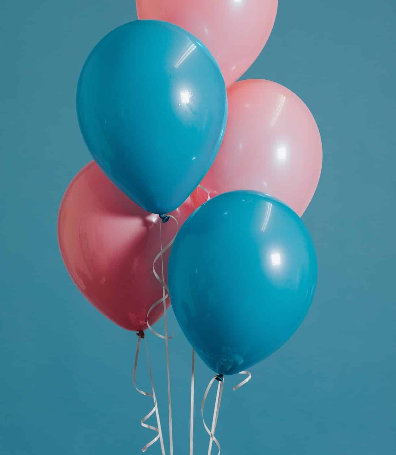 baby-blue-baby-pink-balloons-1851361-e1560514522418.jpg